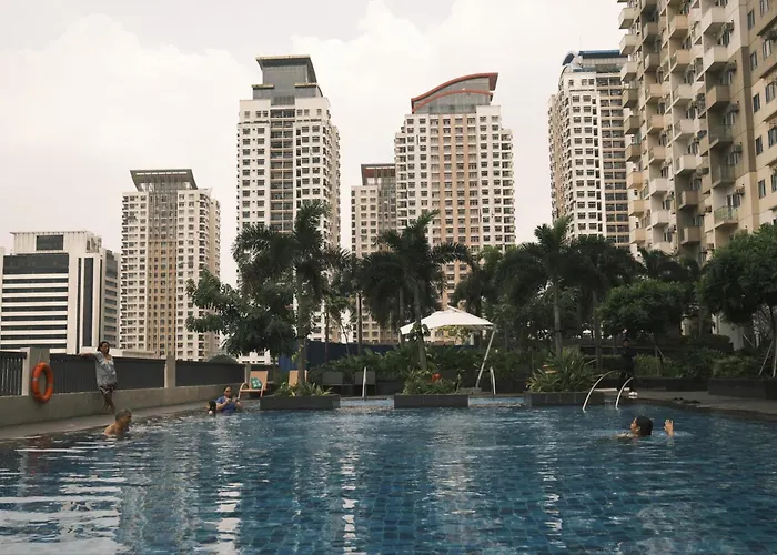 25th Manhattan Condo, Araneta * Manila