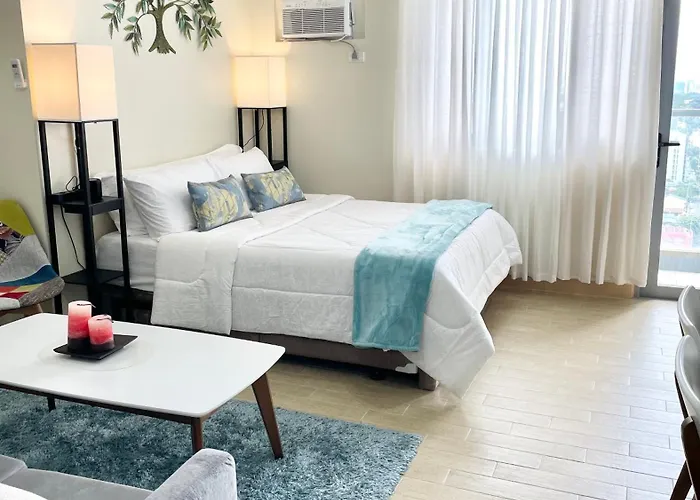 25th Manhattan Condo, Araneta